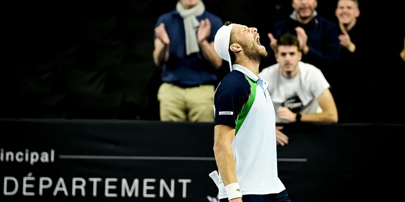 Бернард Томич - Уго Гренье