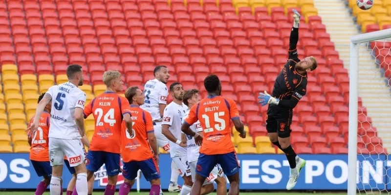 Брисбен Роар - Окленд