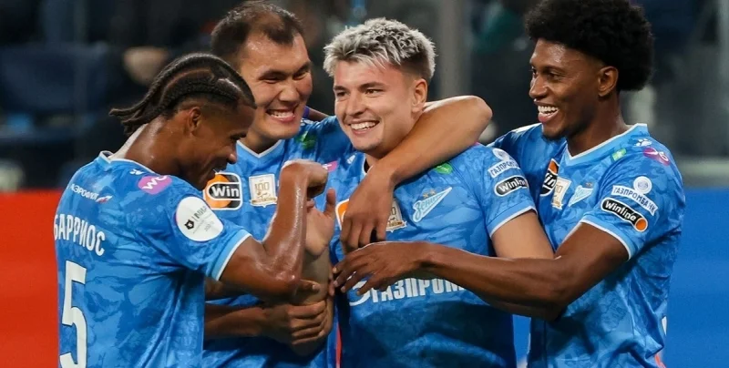 Локомотив - Зенит Локомотив - Зенит