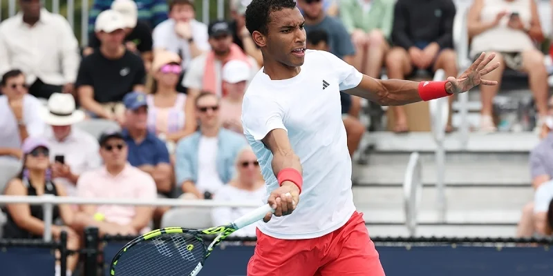 Феликс Оже-Альяссим - Даниэль Альтмайер