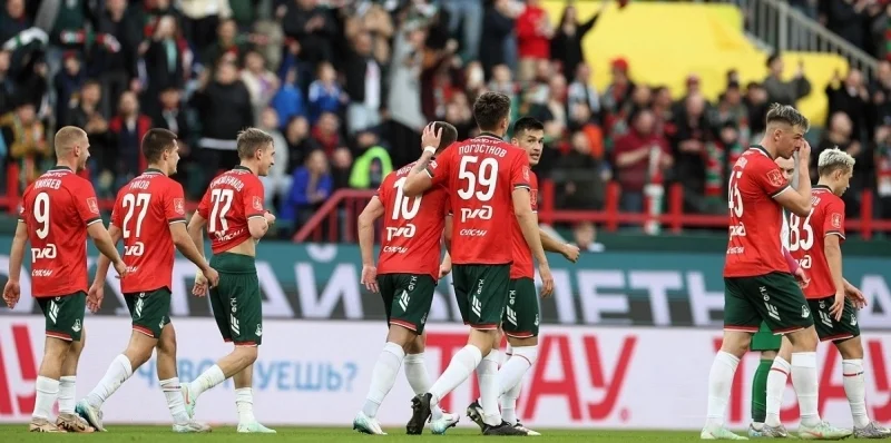 Локомотив - Пари НН