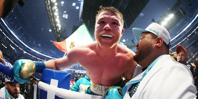 Сауль Альварес - Уильям Скулл Сауль Альварес - Уильям Скулл