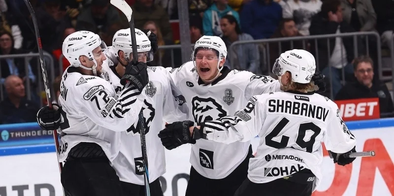 Локомотив - Трактор Локомотив - Трактор