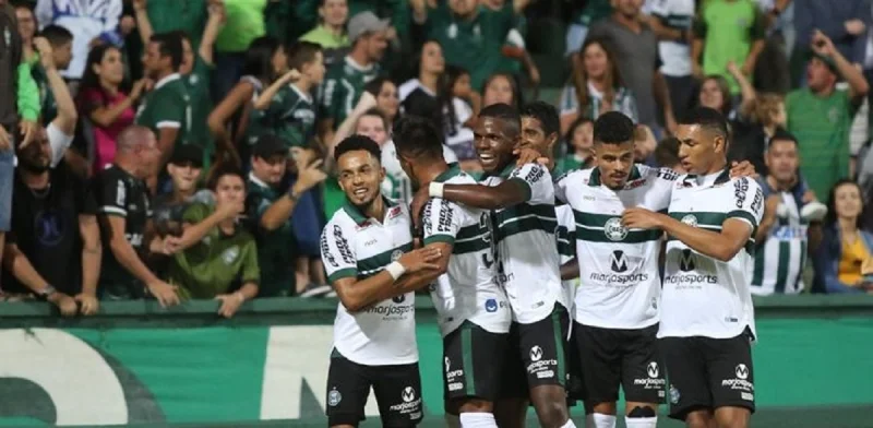 Крисиума - Коритиба