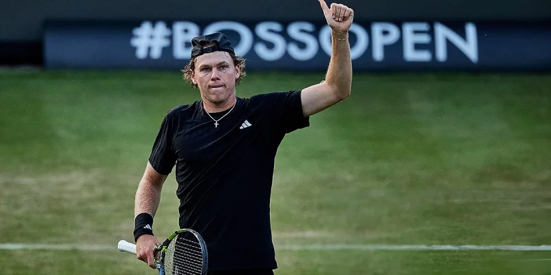 Алекс Микельсен - Джастин Энгель