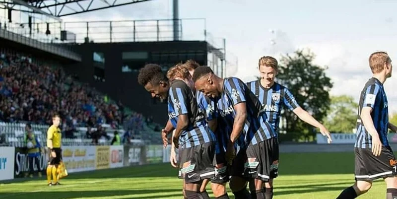 ЯпС - Клуб 04