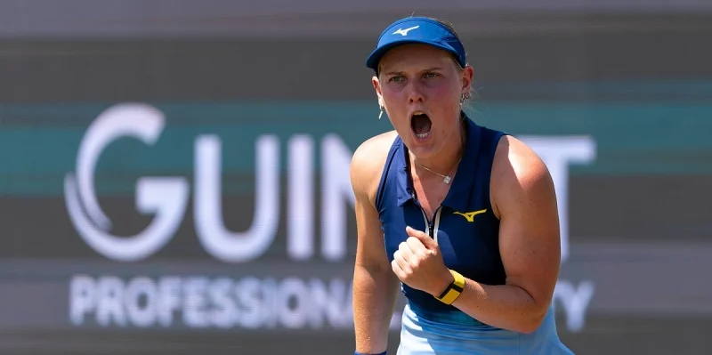 Элизабетта Кочаретто - Сюзан Ламенс