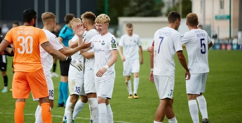 Слуцк - Динамо Мн