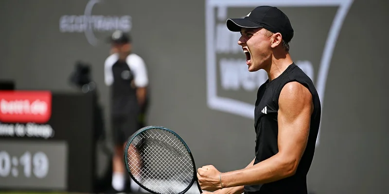 Джастин Энгель - Себастьян Офнер