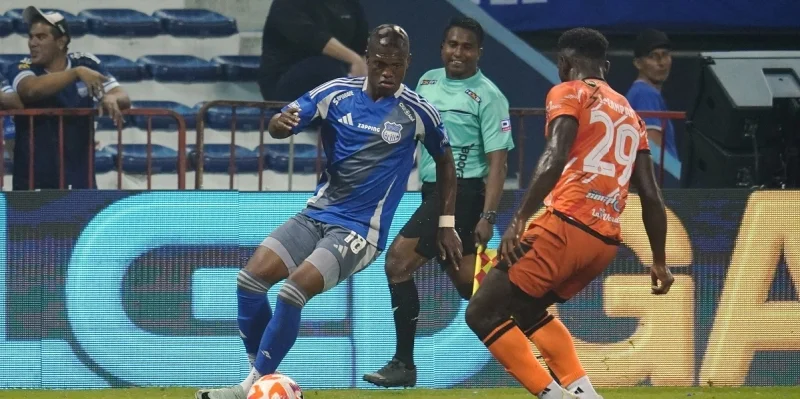 Эмелек - Дельфин