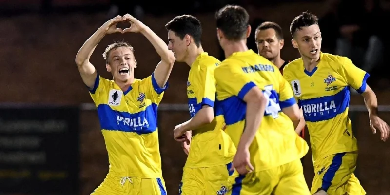 Тандер - Брисбен Страйкерс Тандер - Брисбен Страйкерс