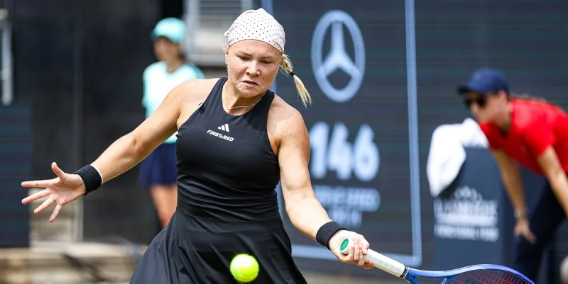 Диана Шнайдер - Моюка Учидзима Диана Шнайдер - Моюка Учидзима