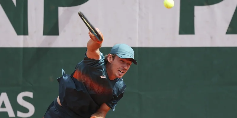 Алекс Де Минаур - Роберто Карбальес-Баэна Алекс Де Минаур - Роберто Карбальес-Баэна