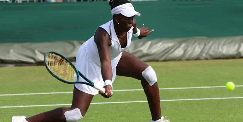 Хэйли Баптист - Виктория Мбоко