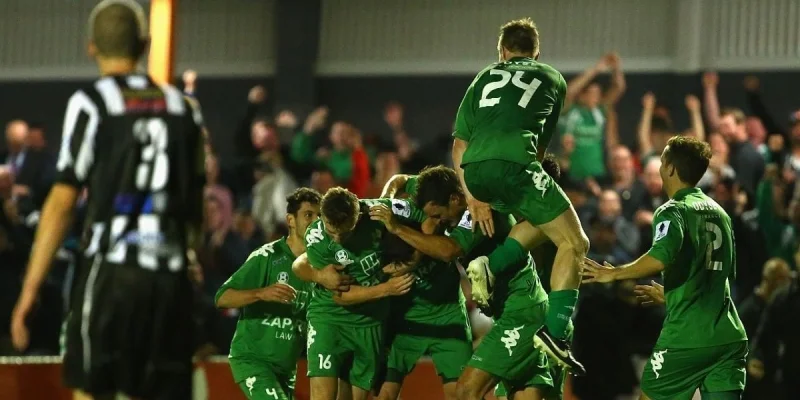 Бентли Гринс - Буллин Бентли Гринс - Буллин