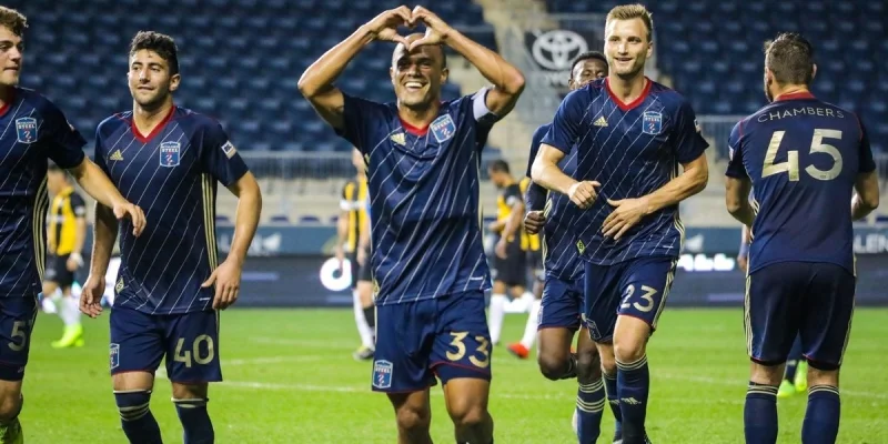 Чарльзтаун Адзурри - Эджворт Иглз