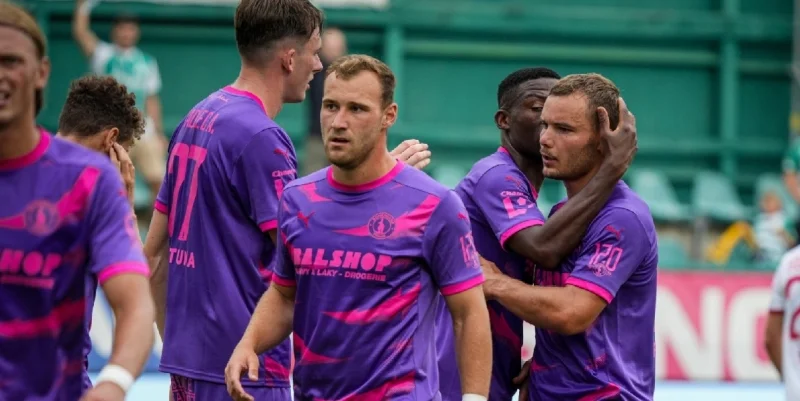 Богемианс 1905 - Баник