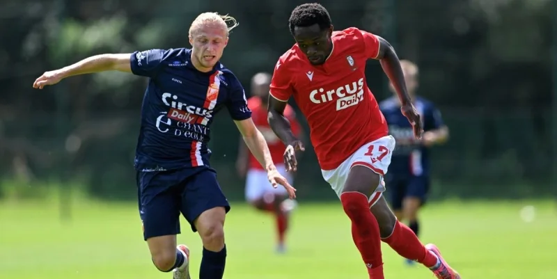 Ла-Лувьер - Стандард Ла-Лувьер - Стандард