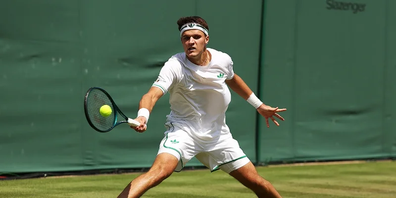 Тристан Бойер - Якуб Меншик Тристан Бойер - Якуб Меншик