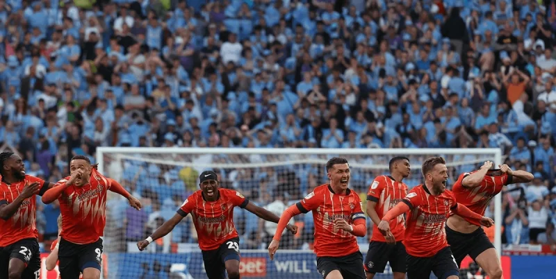 Лутон Таун - АФС Уимблдон Лутон Таун - АФС Уимблдон