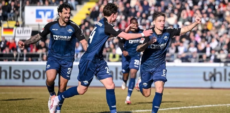 Падерборн - Хольштайн Киль