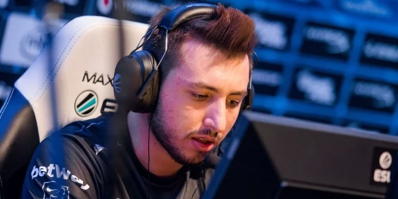 Aurora - FlyQuest Aurora - FlyQuest