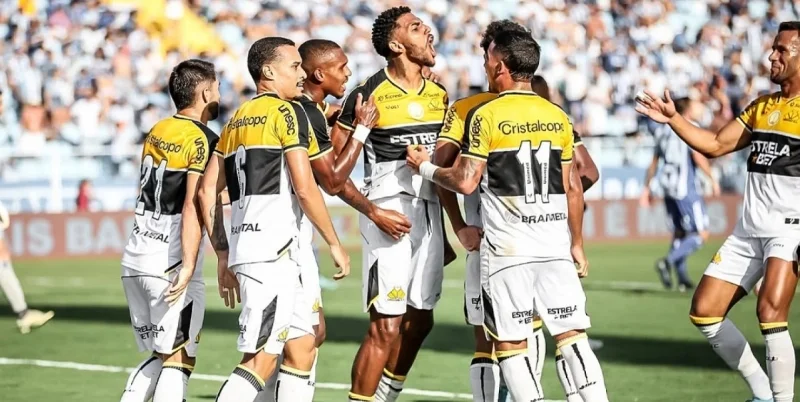 Атлетик - Крисиума Атлетик - Крисиума