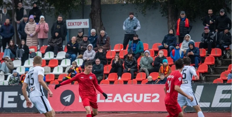 Луки-Энергия - Ленинградец