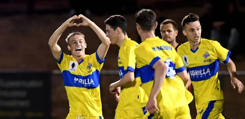 Логан Лайтнинг - Брисбен Страйкерс