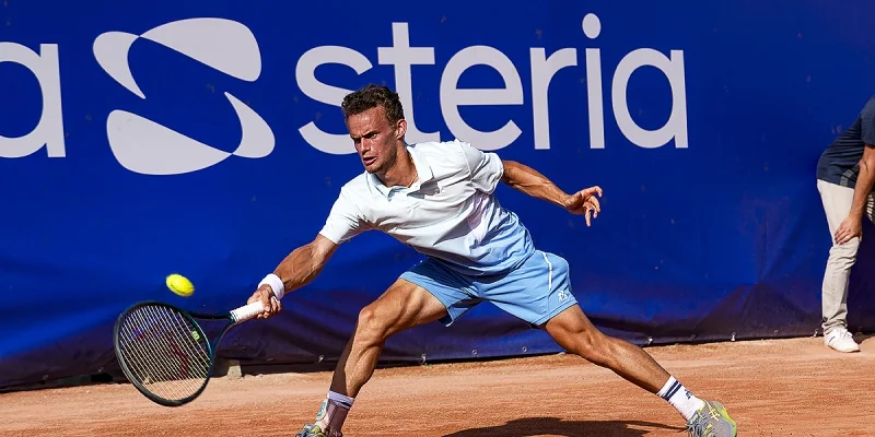 Люка Ван Аш - Ибин Ву