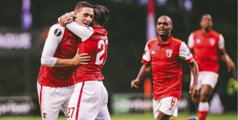 Линкольн Ред Импс - Брага Линкольн Ред Импс - Брага