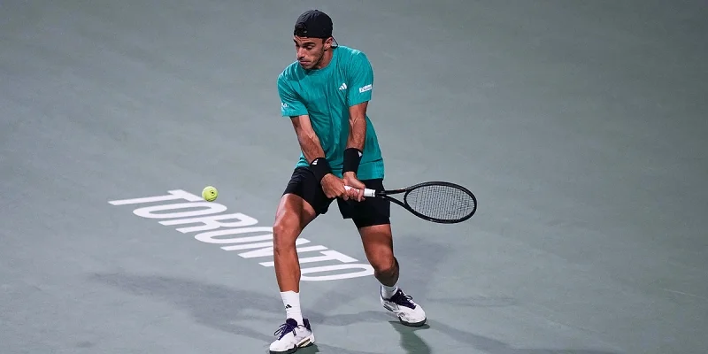 Ботик Ван де Зандшульп - Франциско Черундоло