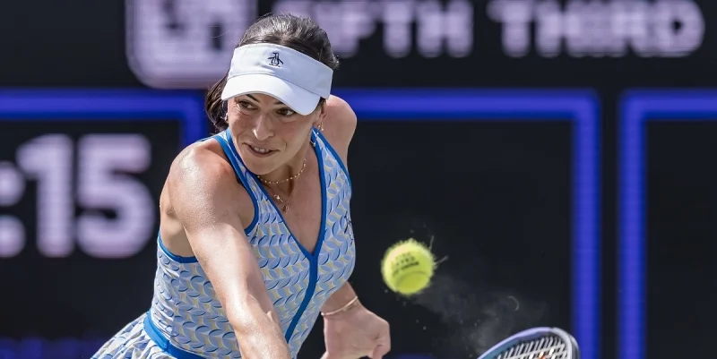 Айла Томлянович - Юлия Стародубцева