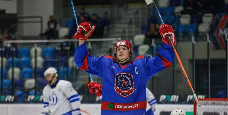 Красная Машина - АКМ-Юниор