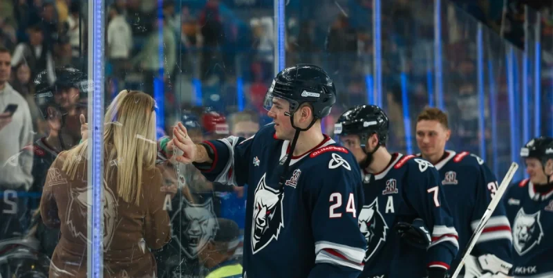 Нефтехимик - Лада