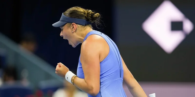 Жасмине Паолини - Аманда Анисимова