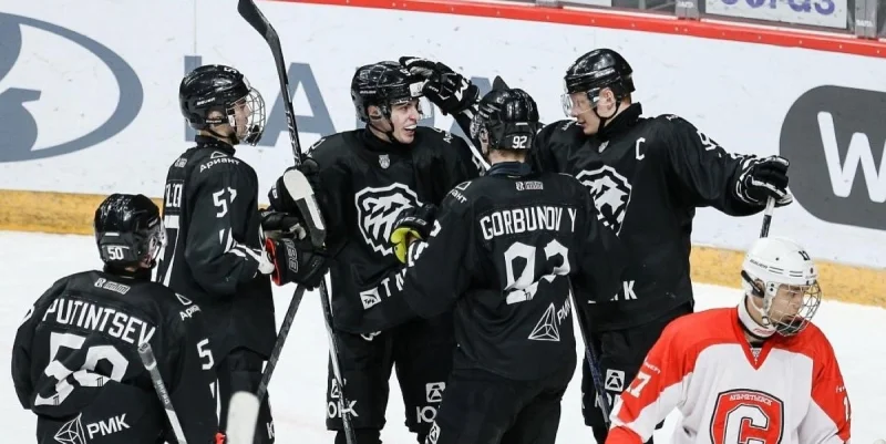 Белые Медведи - Снежные Барсы Белые Медведи - Снежные Барсы