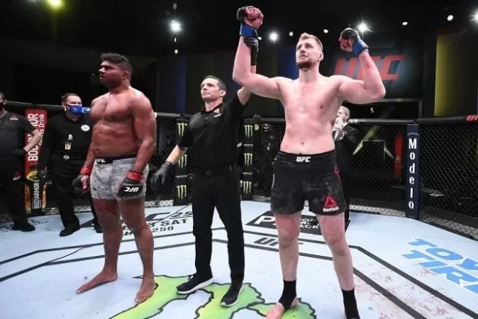 Александр Волков - Жаилтон Алмейда