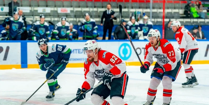 AKM - Нефтяник Ал