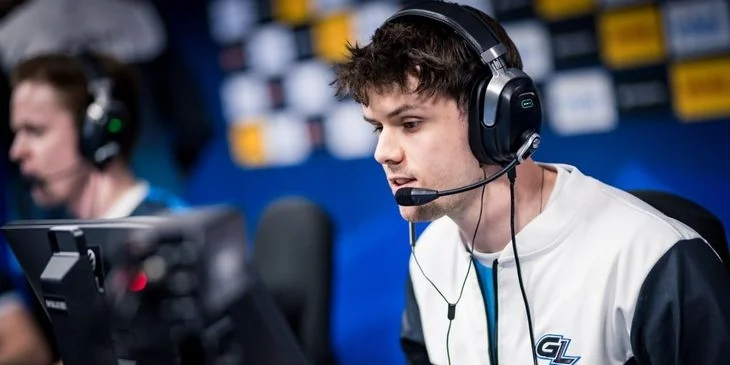 3DMAX - B8 3DMAX - B8