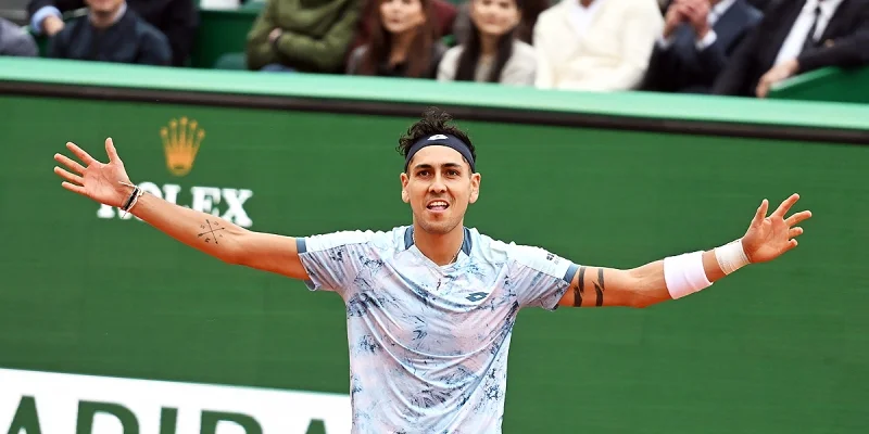 Алехандро Табило - Адам Уолтон Алехандро Табило - Адам Уолтон