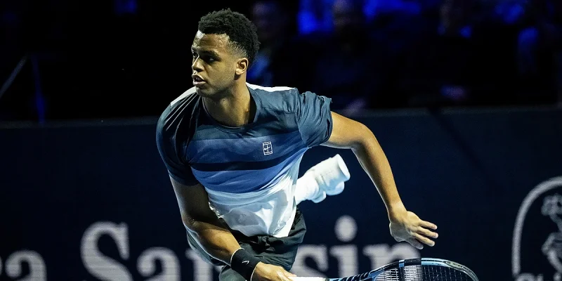 Джованни Мпетши-Перрикар - Виталий Сачко Джованни Мпетши-Перрикар - Виталий Сачко