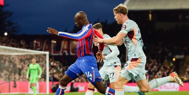 Кристал Пэлас - АЗ