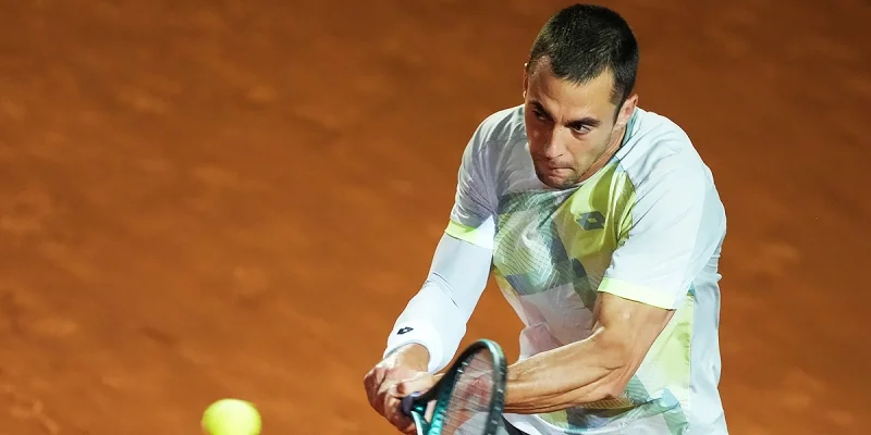 Ласло Дьере - Том Парис