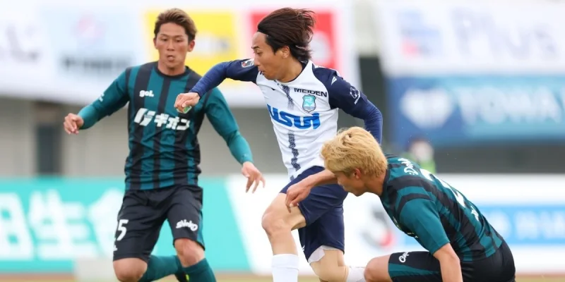 Азул Кларо Нумазу - Кусацу