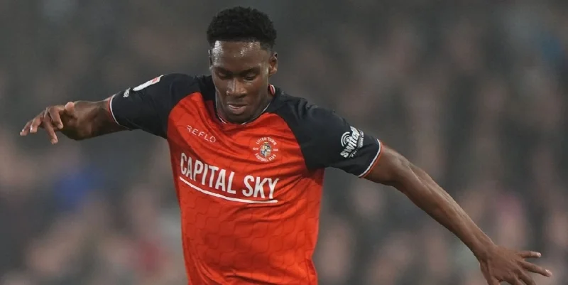 Лутон Таун - Хаддерсфилд Лутон Таун - Хаддерсфилд