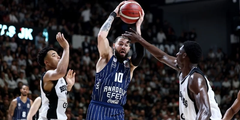 Анадолу Эфес - Реал М Анадолу Эфес - Реал М