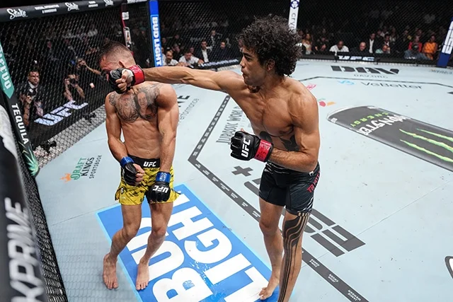 Генри Сехудо - Пэйтон Талботт Генри Сехудо - Пэйтон Талботт