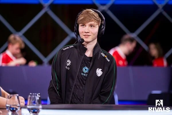 MOUZ - Тим Falcons MOUZ - Тим Falcons