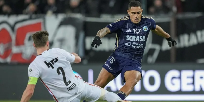 Этуаль Каруж - Лозанна Уши